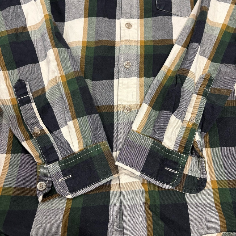 Eddie Bauer Men's Relaxed Fit Button Down Flannel Shirt Black Green Yellow Med - Picture 2 of 4